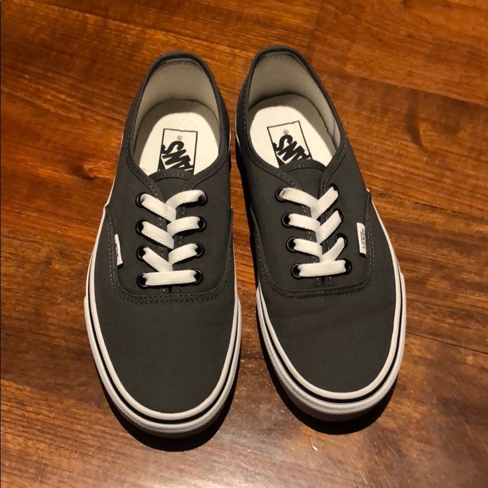 Brand new, never worn  Authentic Vans size 7